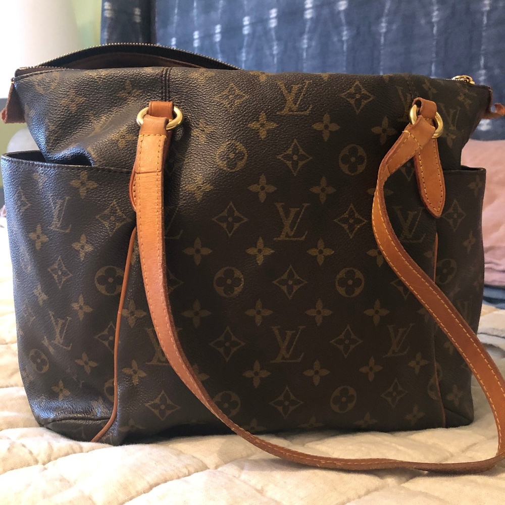 Louis Vuitton Totally Monogram Bag (Authentic)